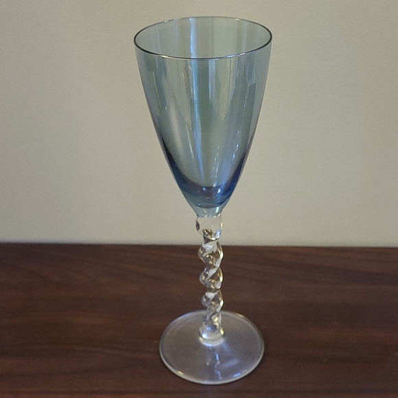 Set of 2 blue tinted glass champagne flutes - Picture 2 of 6